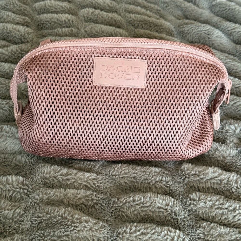 Dagne Dover Blush Mesh Cosmetic Case